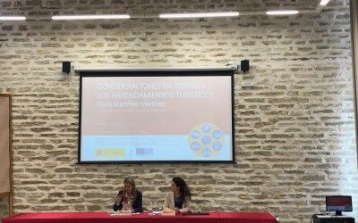 La profesora Dña. Nuria Martínez Martínez impartió una interesante conferencia sobre «Consideraciones en torno a los arrendamientos turísticos»