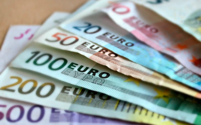 Aprobación de medidas urgentes sobre el impuesto sobre las estancias en establecimientos turísticos en Cataluña